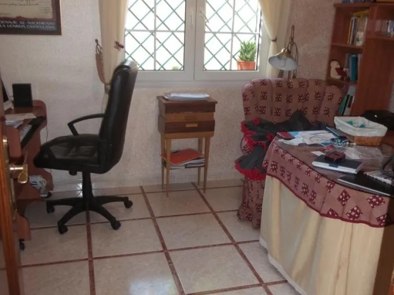 House - Detached Villa в продаже в Alhaurín de la Torre, Málaga. В доме 5 спален и 4 ванных комнат. Площадь дома 444 м². Площадь участка 1010 м²