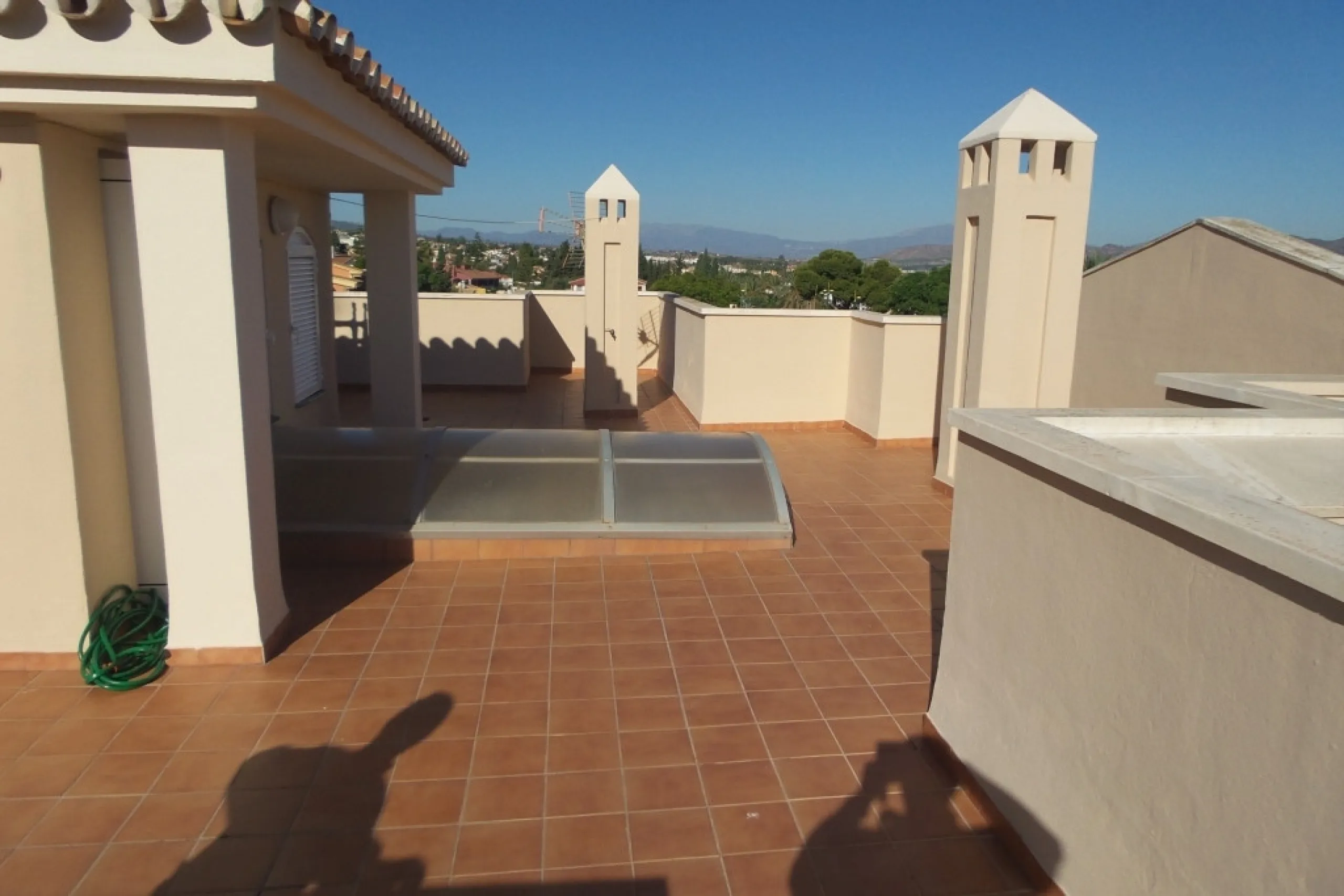 House - Detached Villa в продаже в Alhaurín de la Torre, Málaga. В доме 5 спален и 4 ванных комнат. Площадь дома 444 м². Площадь участка 1010 м²