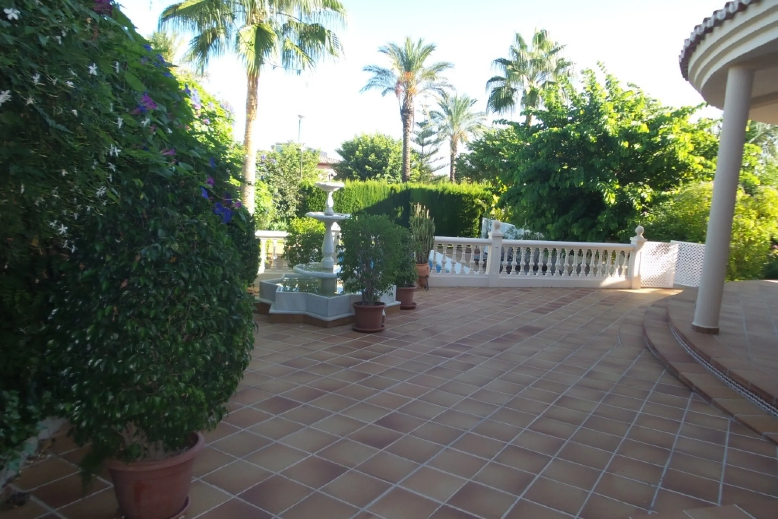 House - Detached Villa в продаже в Alhaurín de la Torre, Málaga. В доме 5 спален и 4 ванных комнат. Площадь дома 444 м². Площадь участка 1010 м²