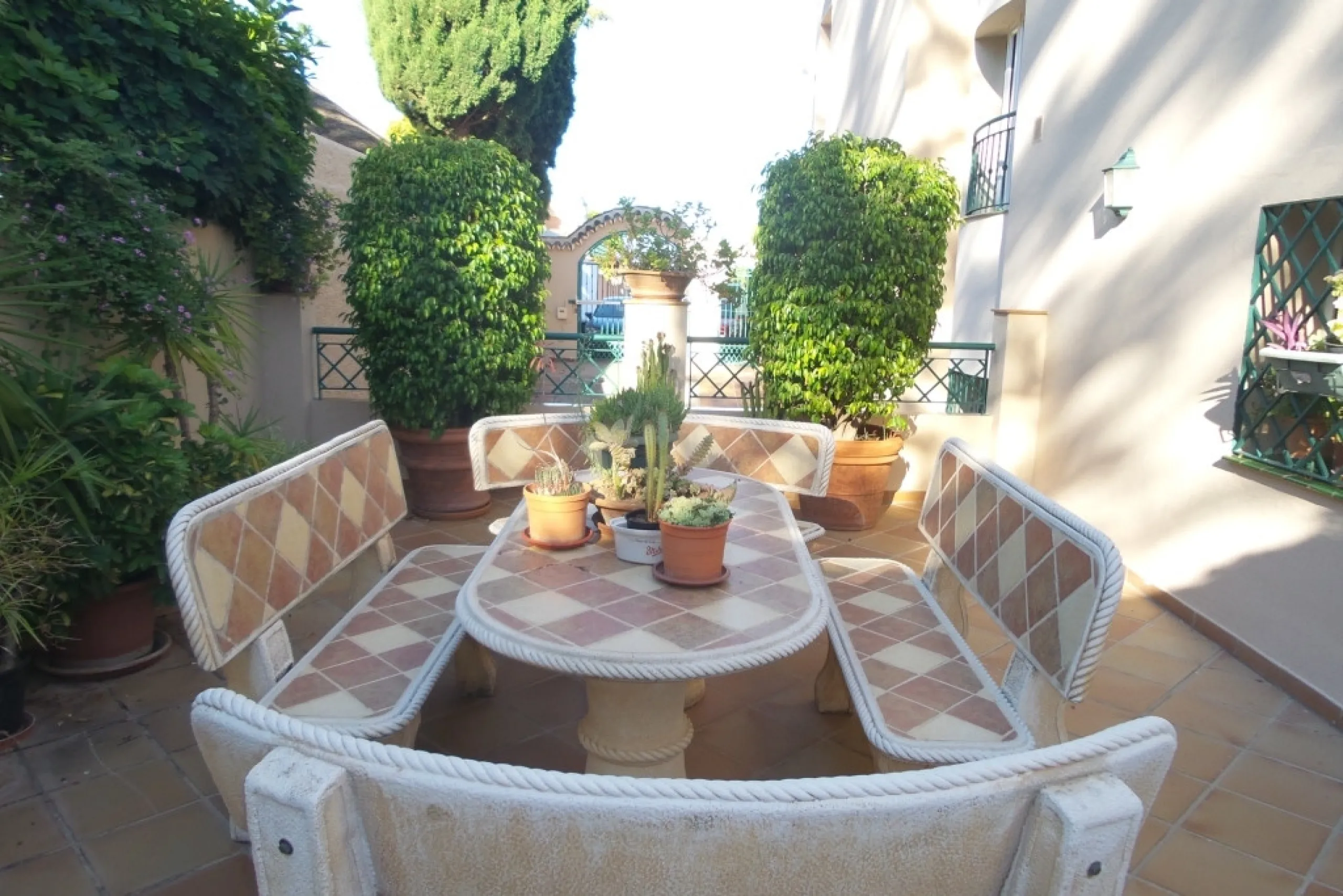 House - Detached Villa в продаже в Alhaurín de la Torre, Málaga. В доме 5 спален и 4 ванных комнат. Площадь дома 444 м². Площадь участка 1010 м²