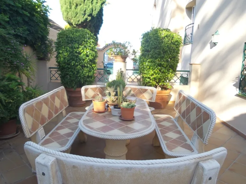 House - Detached Villa в продаже в Alhaurín de la Torre, Málaga. В доме 5 спален и 4 ванных комнат. Площадь дома 444 м². Площадь участка 1010 м²
