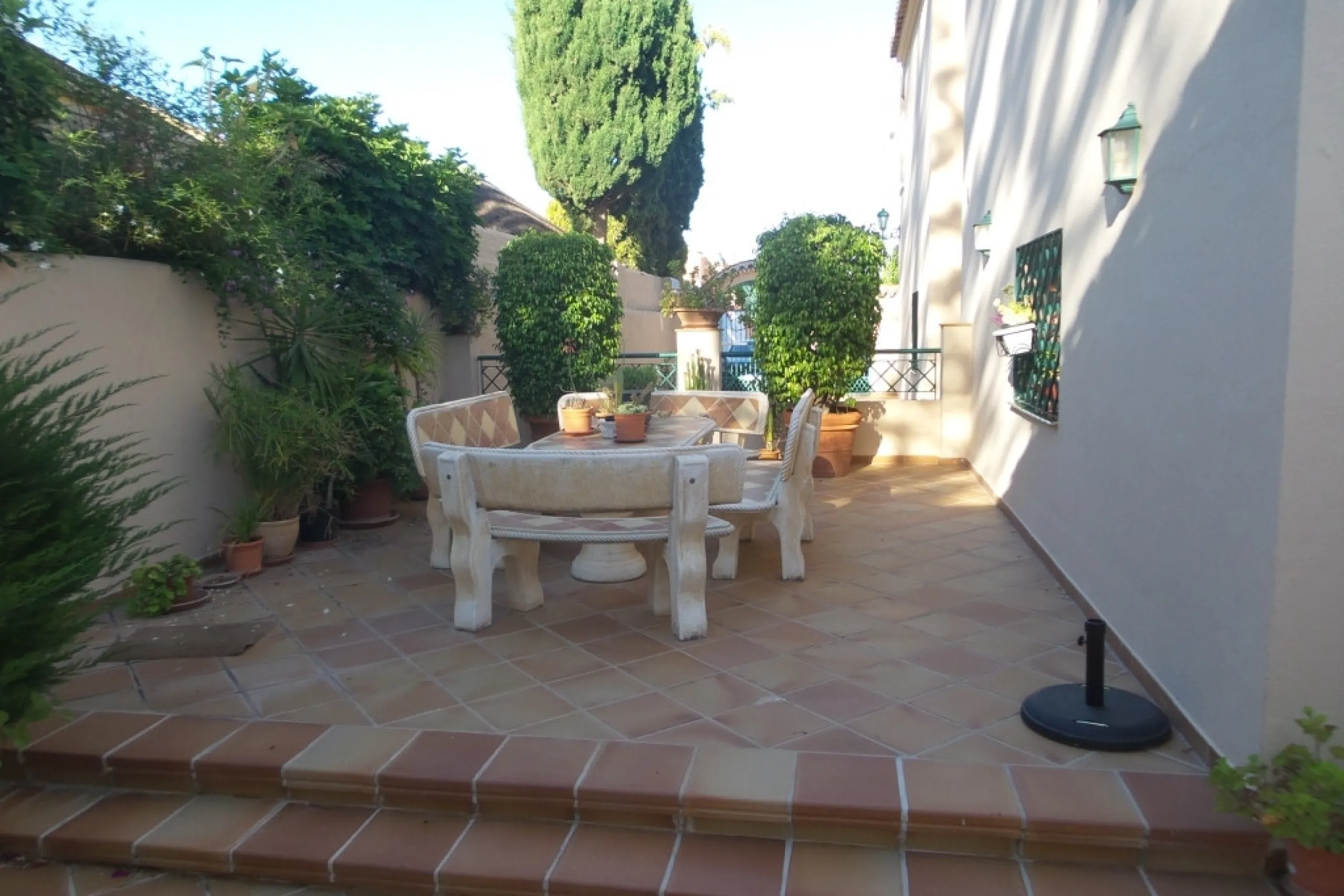 House - Detached Villa в продаже в Alhaurín de la Torre, Málaga. В доме 5 спален и 4 ванных комнат. Площадь дома 444 м². Площадь участка 1010 м²