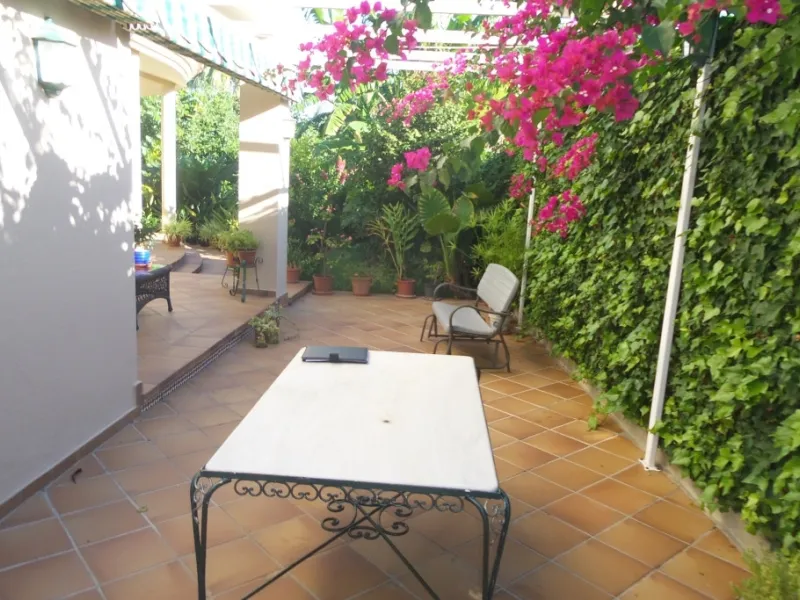 House - Detached Villa в продаже в Alhaurín de la Torre, Málaga. В доме 5 спален и 4 ванных комнат. Площадь дома 444 м². Площадь участка 1010 м²