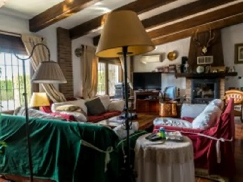 2278-V FANTASTIC FINCA FOR SALE on 70 000m2 of fenced plot, consists of many facilities in perfect condition, a house of 300m2 with living-dining room with fireplace, independent and furnished kitchen, 3 bedrooms, 3 bathrooms, plus a guest house of 100m2 