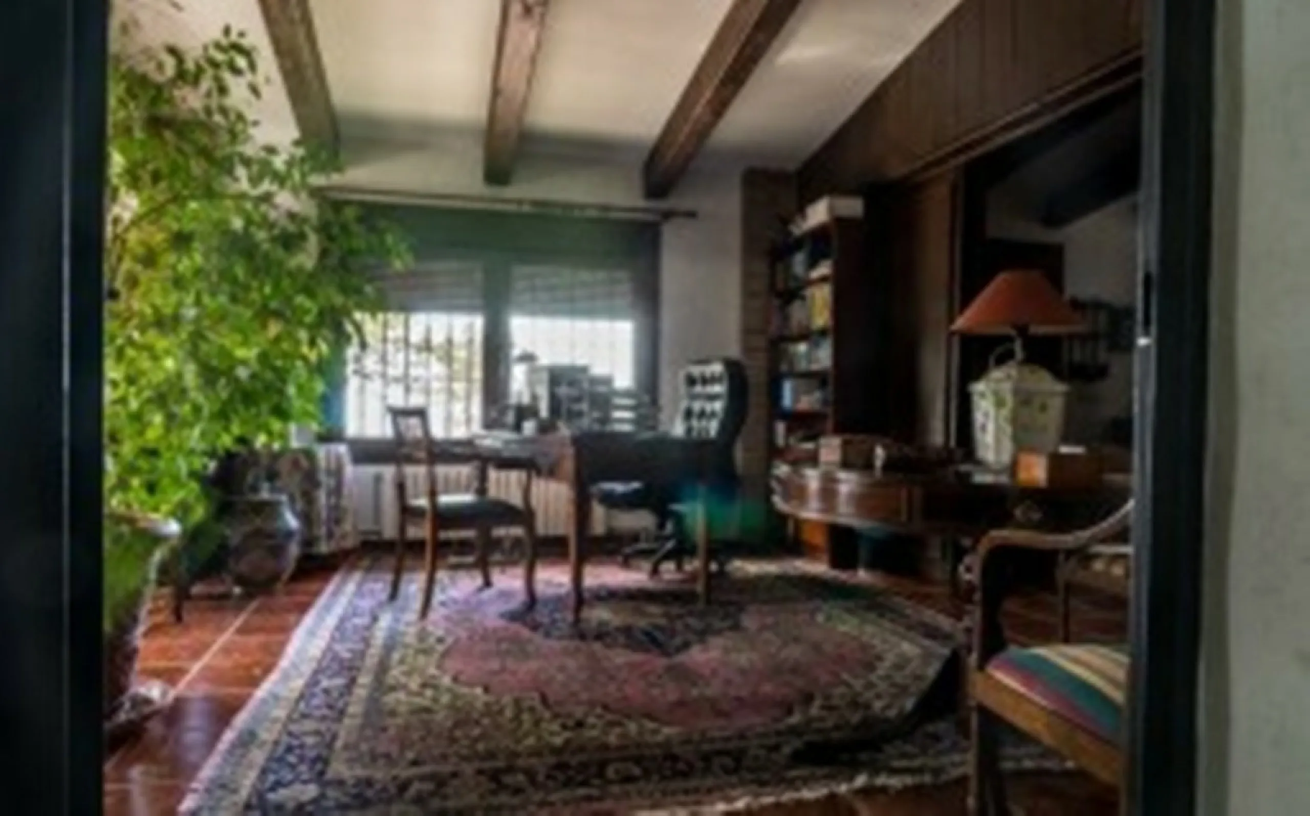 2278-V FANTASTIC FINCA FOR SALE on 70 000m2 of fenced plot, consists of many facilities in perfect condition, a house of 300m2 with living-dining room with fireplace, independent and furnished kitchen, 3 bedrooms, 3 bathrooms, plus a guest house of 100m2 