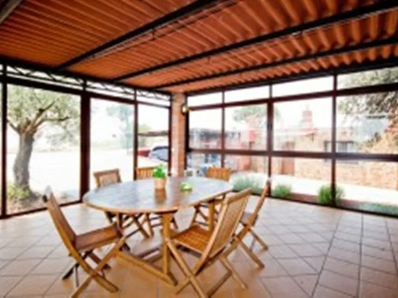 2278-V FANTASTIC FINCA FOR SALE on 70 000m2 of fenced plot, consists of many facilities in perfect condition, a house of 300m2 with living-dining room with fireplace, independent and furnished kitchen, 3 bedrooms, 3 bathrooms, plus a guest house of 100m2 