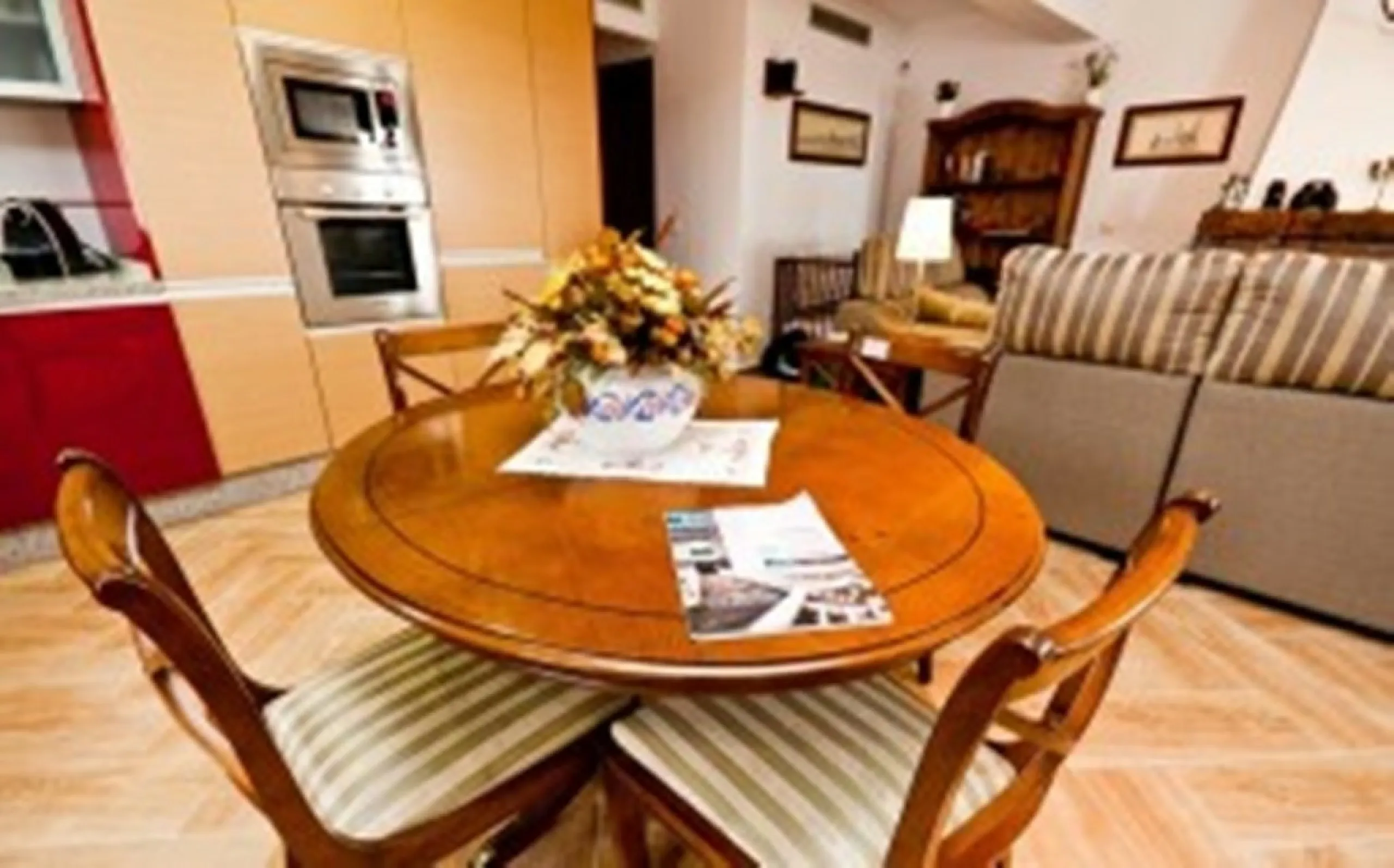 2278-V FANTASTIC FINCA FOR SALE on 70 000m2 of fenced plot, consists of many facilities in perfect condition, a house of 300m2 with living-dining room with fireplace, independent and furnished kitchen, 3 bedrooms, 3 bathrooms, plus a guest house of 100m2 