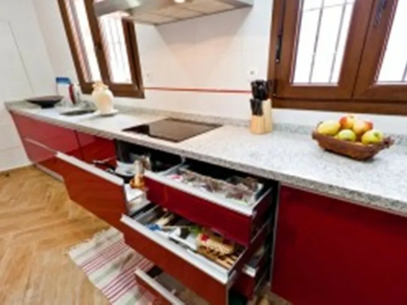 2278-V FANTASTIC FINCA FOR SALE on 70 000m2 of fenced plot, consists of many facilities in perfect condition, a house of 300m2 with living-dining room with fireplace, independent and furnished kitchen, 3 bedrooms, 3 bathrooms, plus a guest house of 100m2 