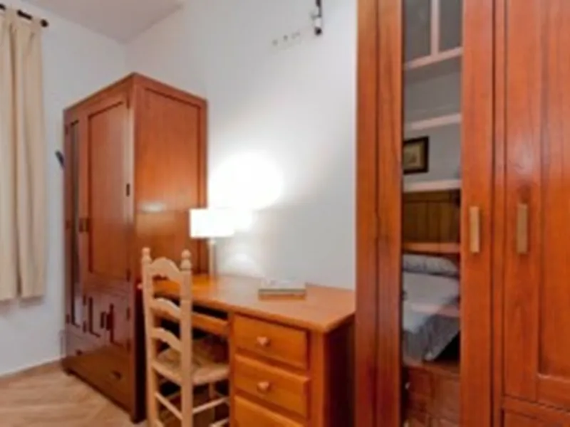 2278-V FANTASTIC FINCA FOR SALE on 70 000m2 of fenced plot, consists of many facilities in perfect condition, a house of 300m2 with living-dining room with fireplace, independent and furnished kitchen, 3 bedrooms, 3 bathrooms, plus a guest house of 100m2 