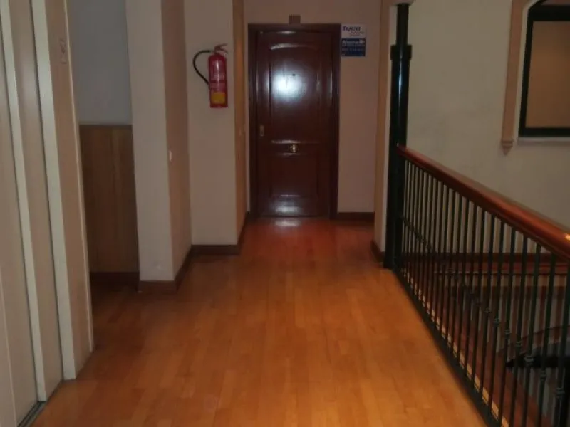 2017-V  MALAGA (Center) opportunity only in a building emblematic of the center of Malaga facing it Street Larios in a building historical of the century 18 protected i completely reformed in 2006 is sells precious floor of 86 m 2 in the fifth plant with 