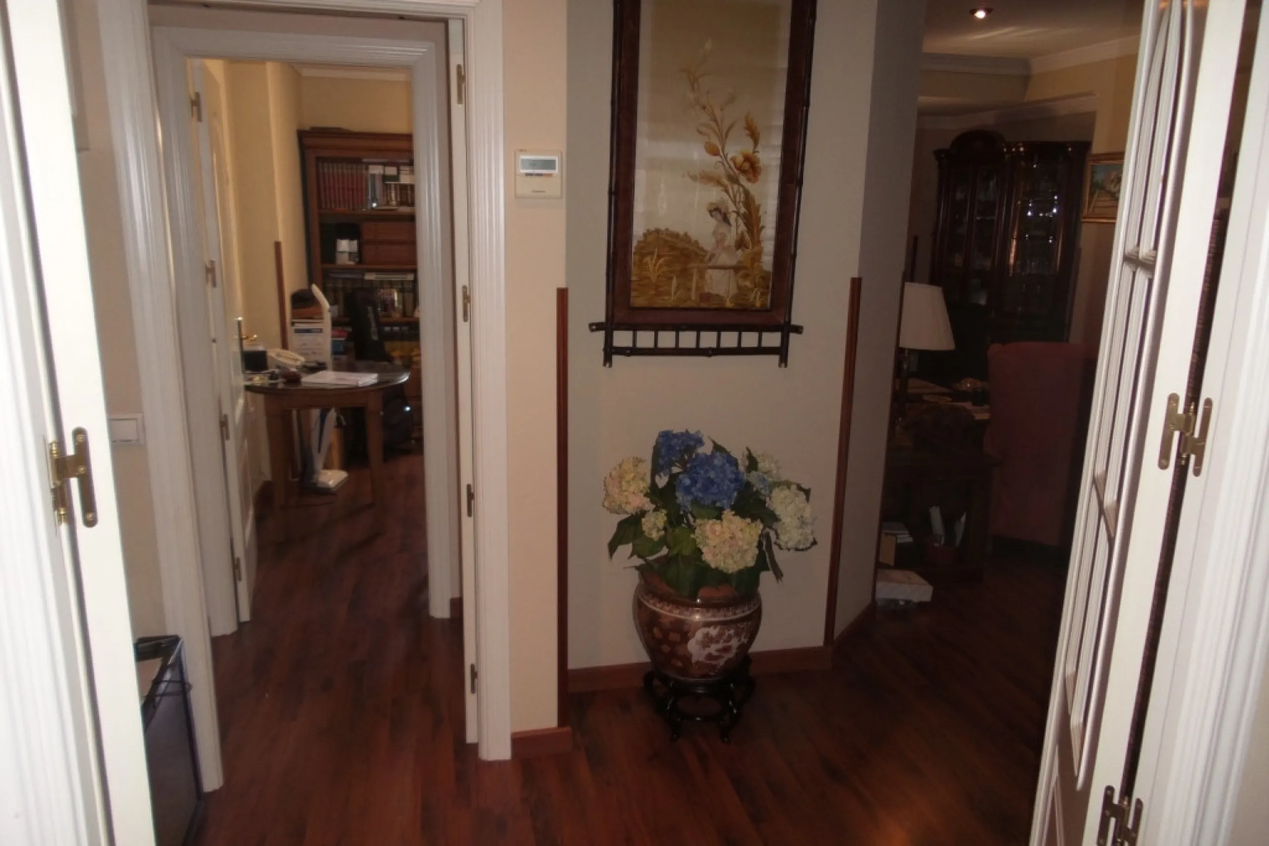 2017-V  MALAGA (Center) opportunity only in a building emblematic of the center of Malaga facing it Street Larios in a building historical of the century 18 protected i completely reformed in 2006 is sells precious floor of 86 m 2 in the fifth plant with 