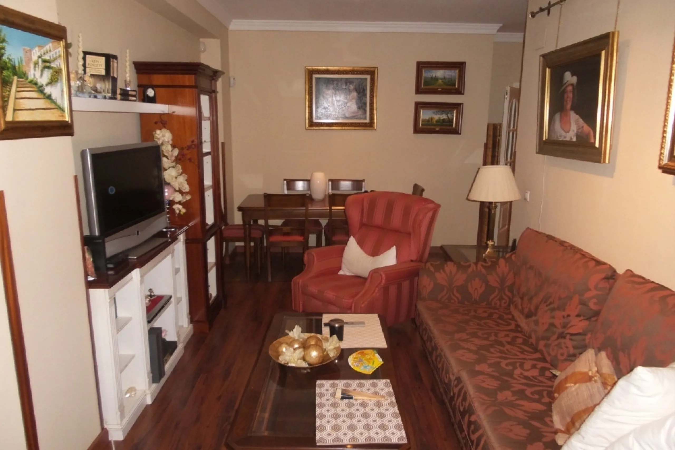 2017-V  MALAGA (Center) opportunity only in a building emblematic of the center of Malaga facing it Street Larios in a building historical of the century 18 protected i completely reformed in 2006 is sells precious floor of 86 m 2 in the fifth plant with 