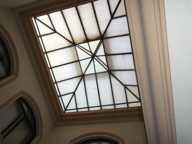 2017-V  MALAGA (Center) opportunity only in a building emblematic of the center of Malaga facing it Street Larios in a building historical of the century 18 protected i completely reformed in 2006 is sells precious floor of 86 m 2 in the fifth plant with 