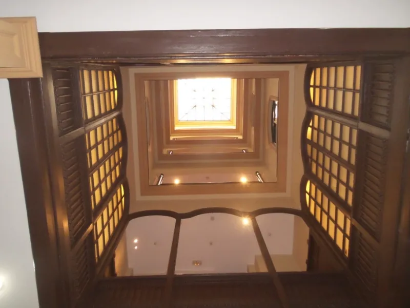 2017-V  MALAGA (Center) opportunity only in a building emblematic of the center of Malaga facing it Street Larios in a building historical of the century 18 protected i completely reformed in 2006 is sells precious floor of 86 m 2 in the fifth plant with 