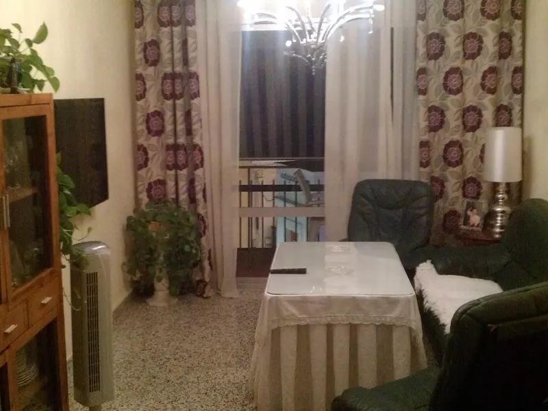 STREET TERRAZA.Magnificent house for sale in the center of the city. On the terrace of the street with total views on holidays to Easter, and very close to a square full of restaurants where you can have a drink. The apartment is in perfect condition and 