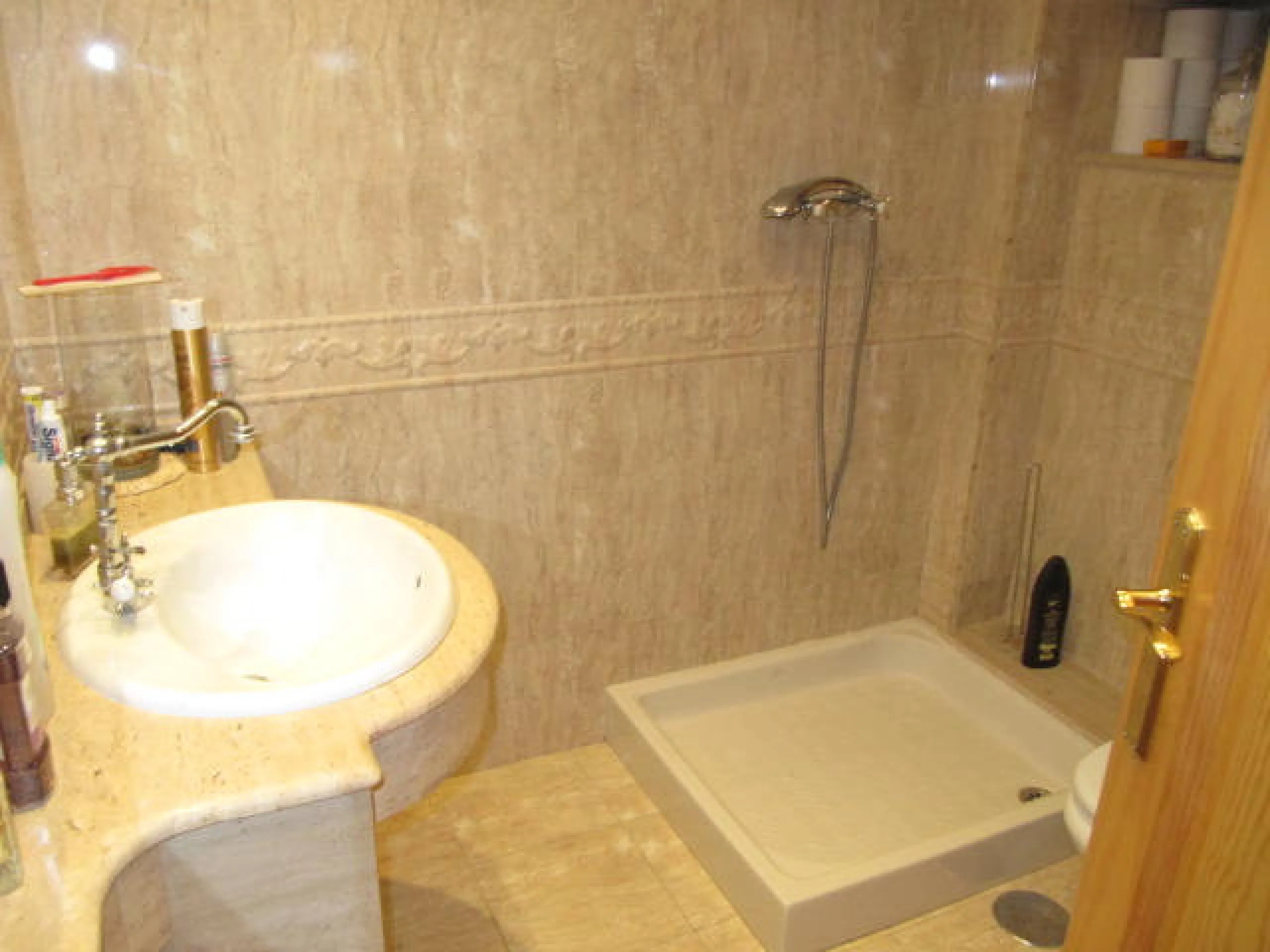 STREET TERRAZA.Magnificent house for sale in the center of the city. On the terrace of the street with total views on holidays to Easter, and very close to a square full of restaurants where you can have a drink. The apartment is in perfect condition and 
