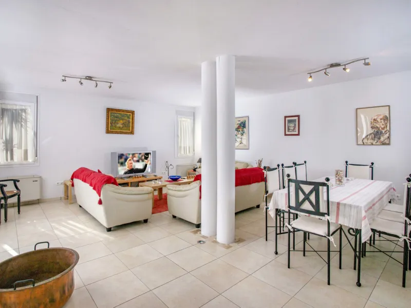 This large village property has been completely rebuild and converted into the most sublime rural tourism establishment. Currently boasting six en-suite letting rooms, the property has staff accommodation and spaces.A fantastic kitchen to run a high quali