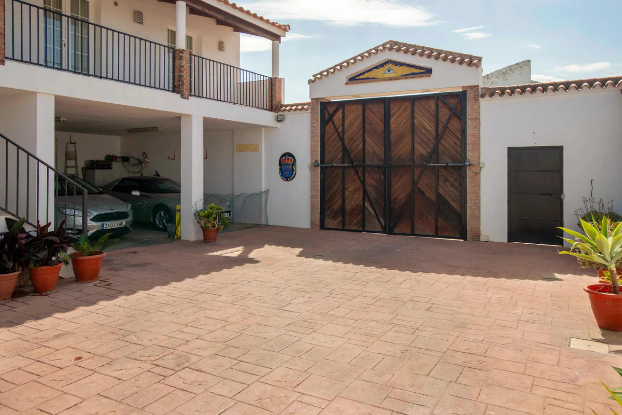 This large village property has been completely rebuild and converted into the most sublime rural tourism establishment. Currently boasting six en-suite letting rooms, the property has staff accommodation and spaces.A fantastic kitchen to run a high quali