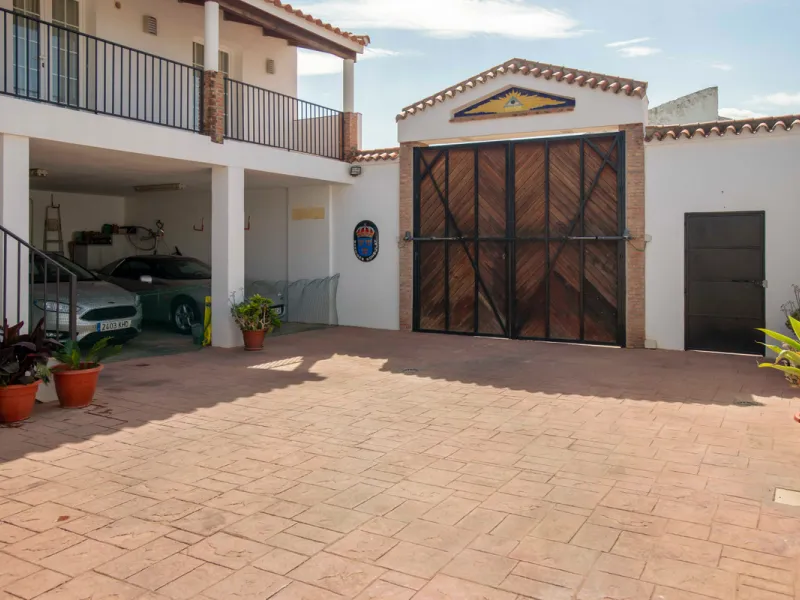 This large village property has been completely rebuild and converted into the most sublime rural tourism establishment. Currently boasting six en-suite letting rooms, the property has staff accommodation and spaces.A fantastic kitchen to run a high quali