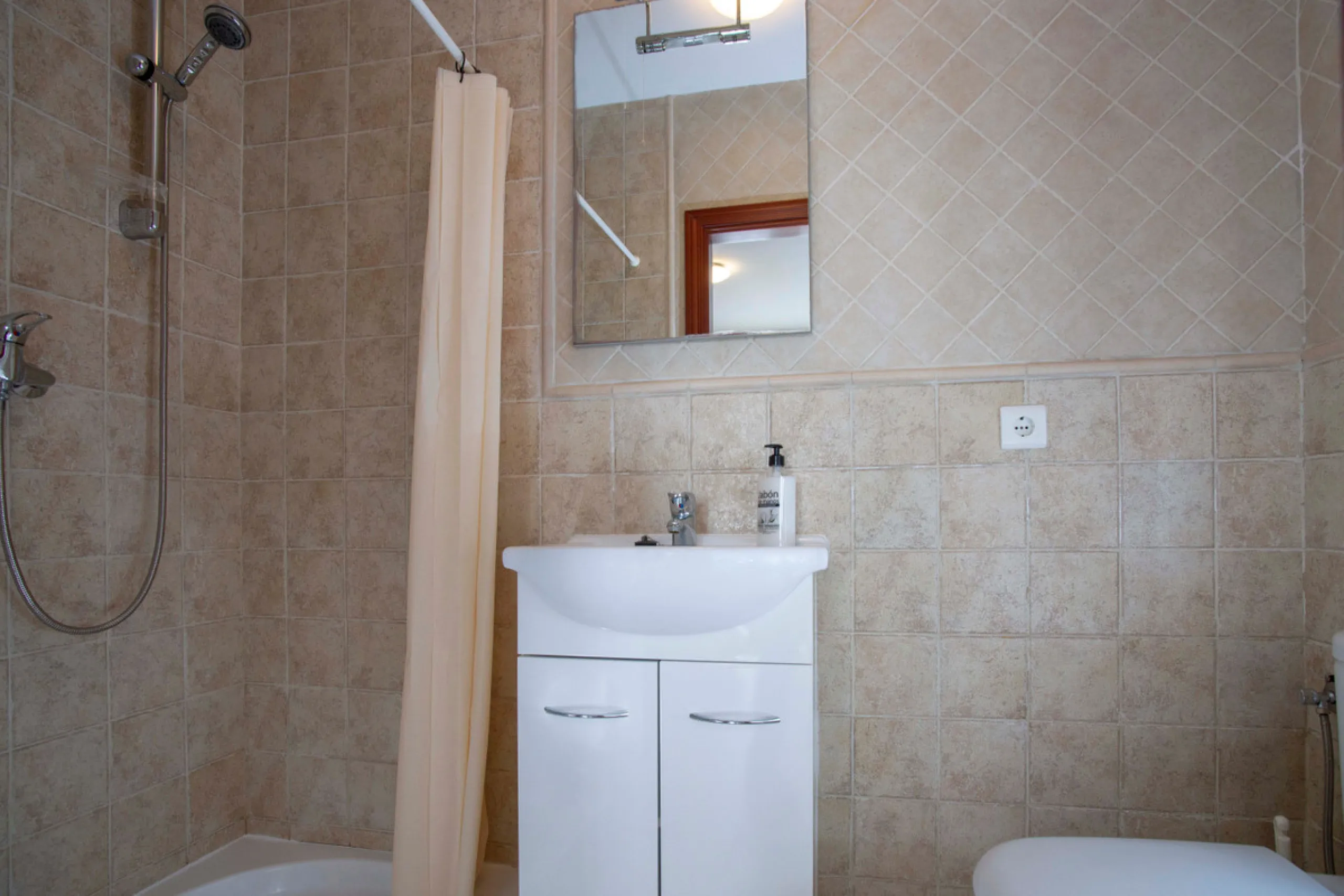 This large village property has been completely rebuild and converted into the most sublime rural tourism establishment. Currently boasting six en-suite letting rooms, the property has staff accommodation and spaces.A fantastic kitchen to run a high quali