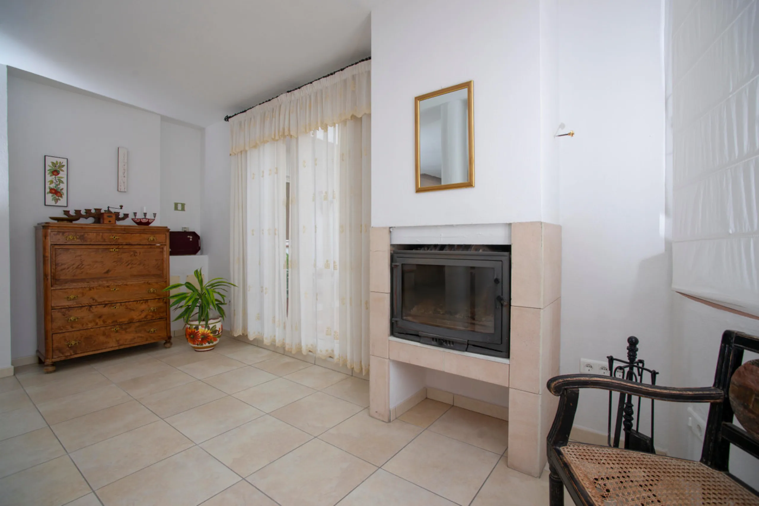 This large village property has been completely rebuild and converted into the most sublime rural tourism establishment. Currently boasting six en-suite letting rooms, the property has staff accommodation and spaces.A fantastic kitchen to run a high quali