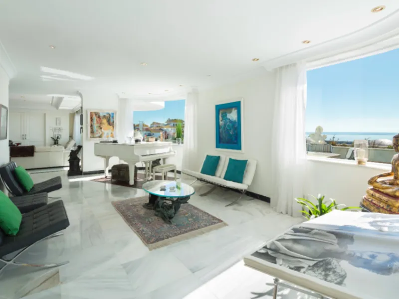 Exklusives Penthouse direkt am Meer in Puerto Banús