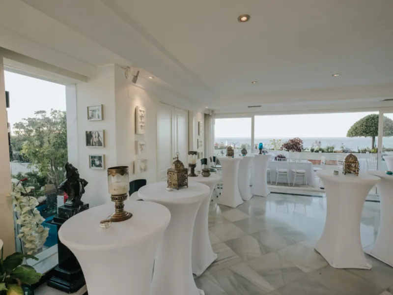 Exklusives Penthouse direkt am Meer in Puerto Banús
