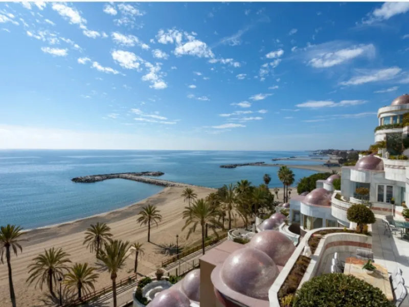 Exklusives Penthouse direkt am Meer in Puerto Banús