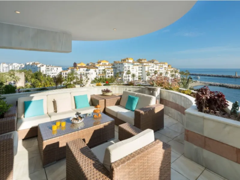 Exklusives Penthouse direkt am Meer in Puerto Banús