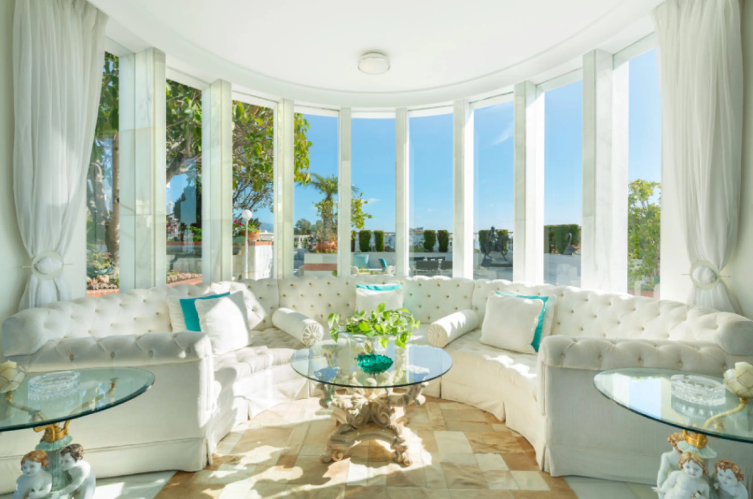 Exklusives Penthouse direkt am Meer in Puerto Banús
