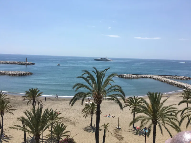 Exklusives Penthouse direkt am Meer in Puerto Banús
