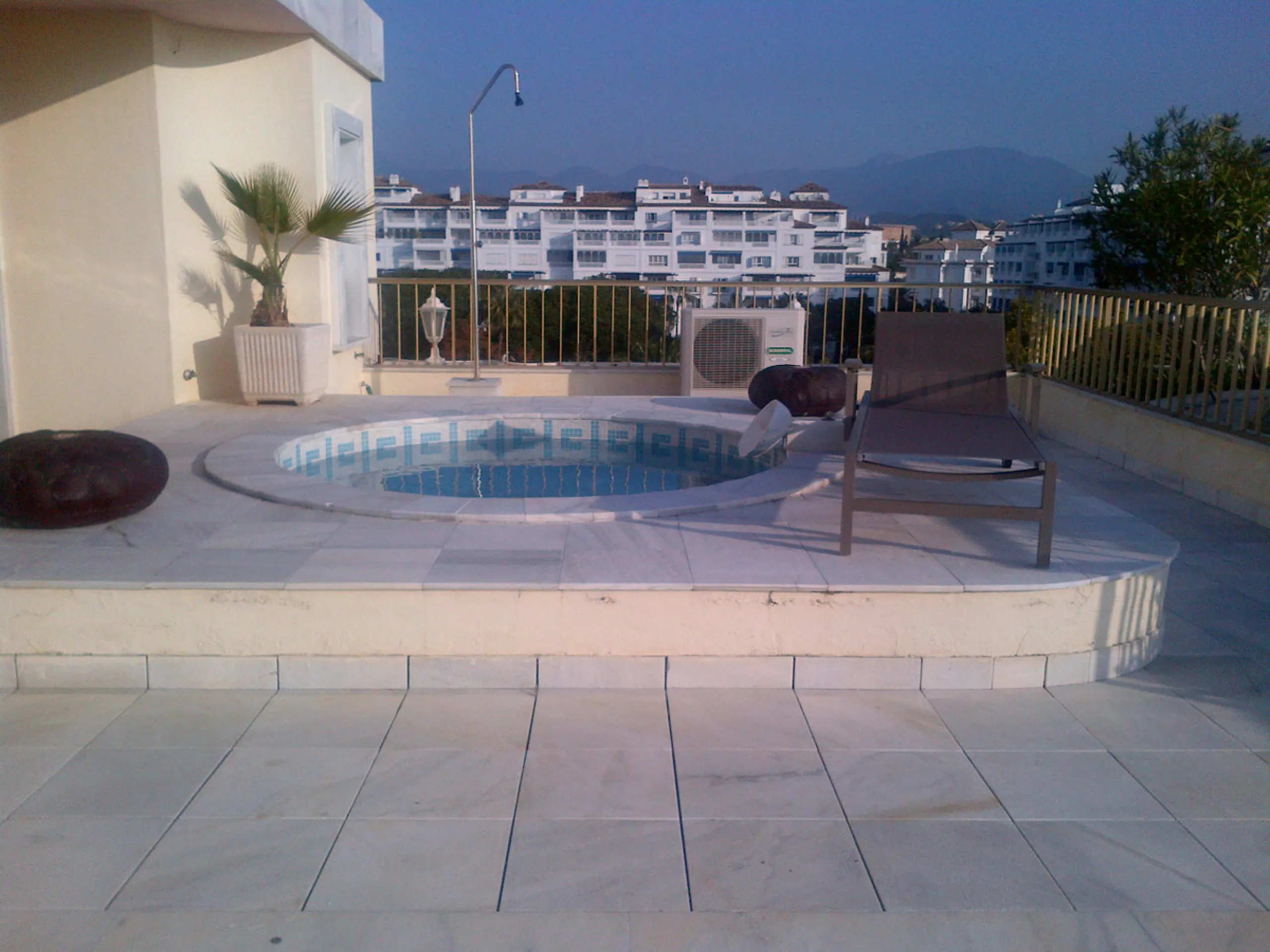 Exklusives Penthouse direkt am Meer in Puerto Banús