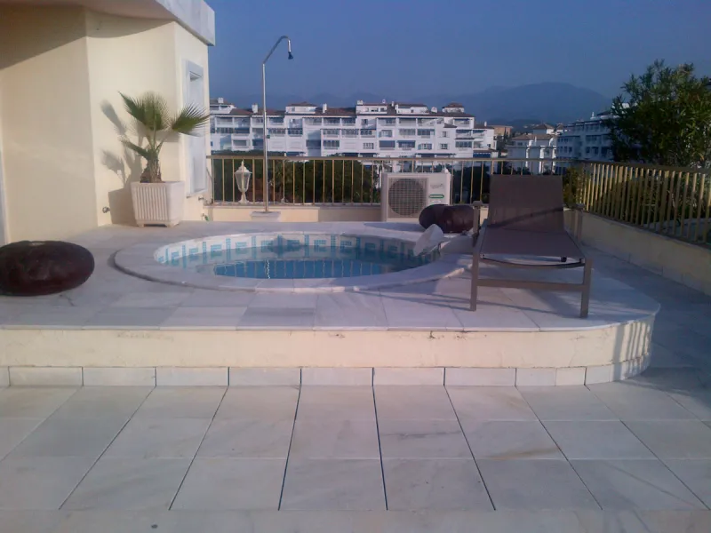 Exklusives Penthouse direkt am Meer in Puerto Banús