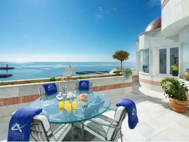 Exklusives Penthouse direkt am Meer in Puerto Banús