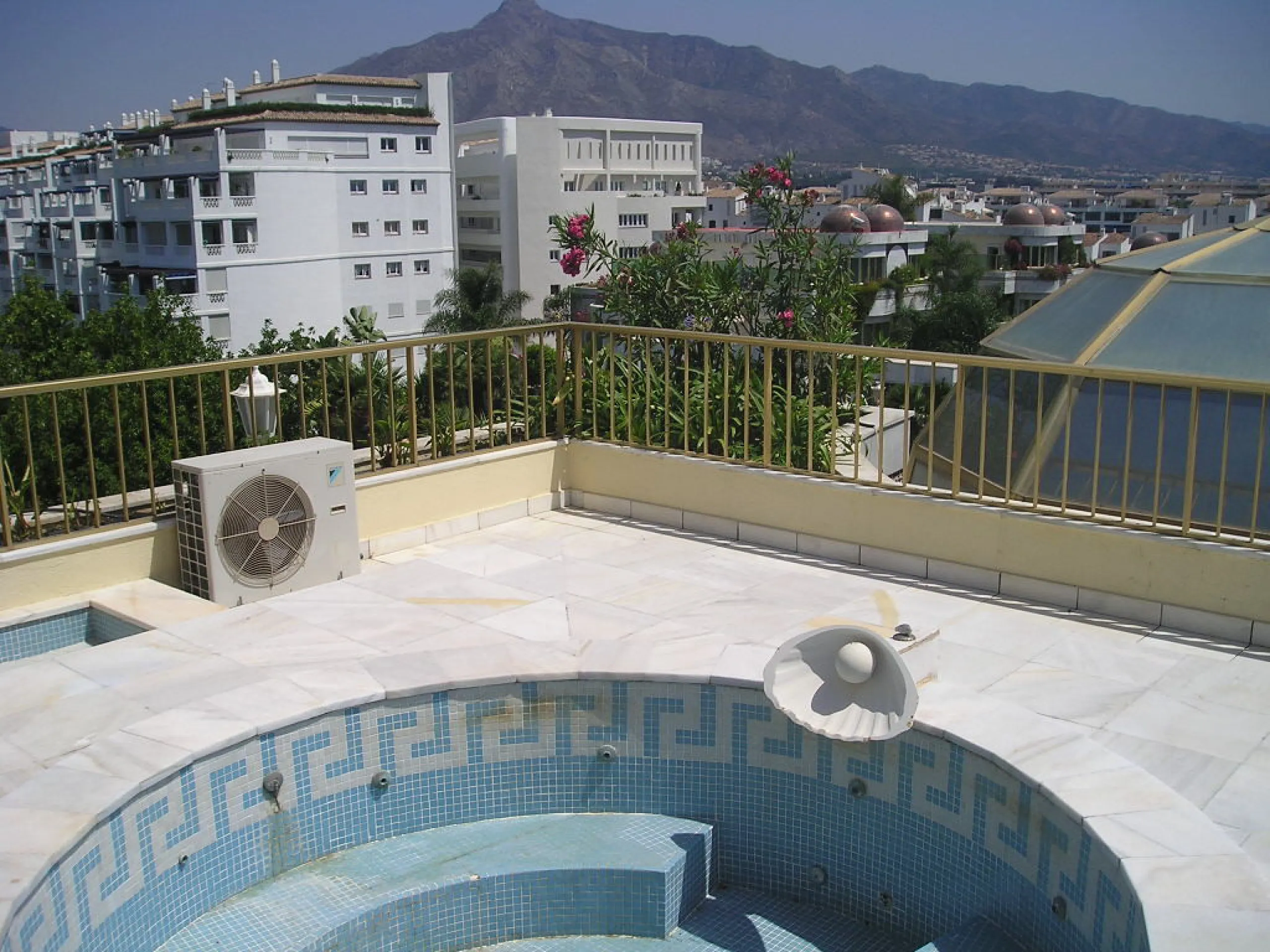 Exklusives Penthouse direkt am Meer in Puerto Banús