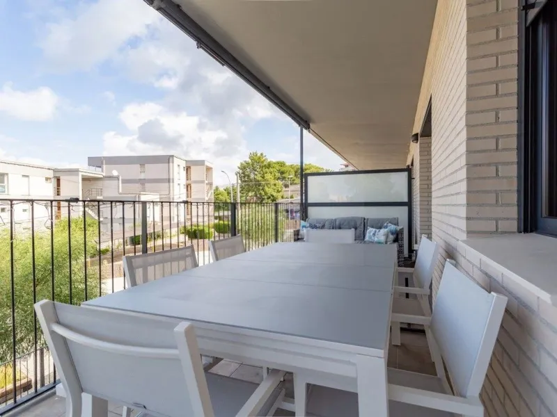 Sea view apartment in Cap Salou with pool and parking, Salou
