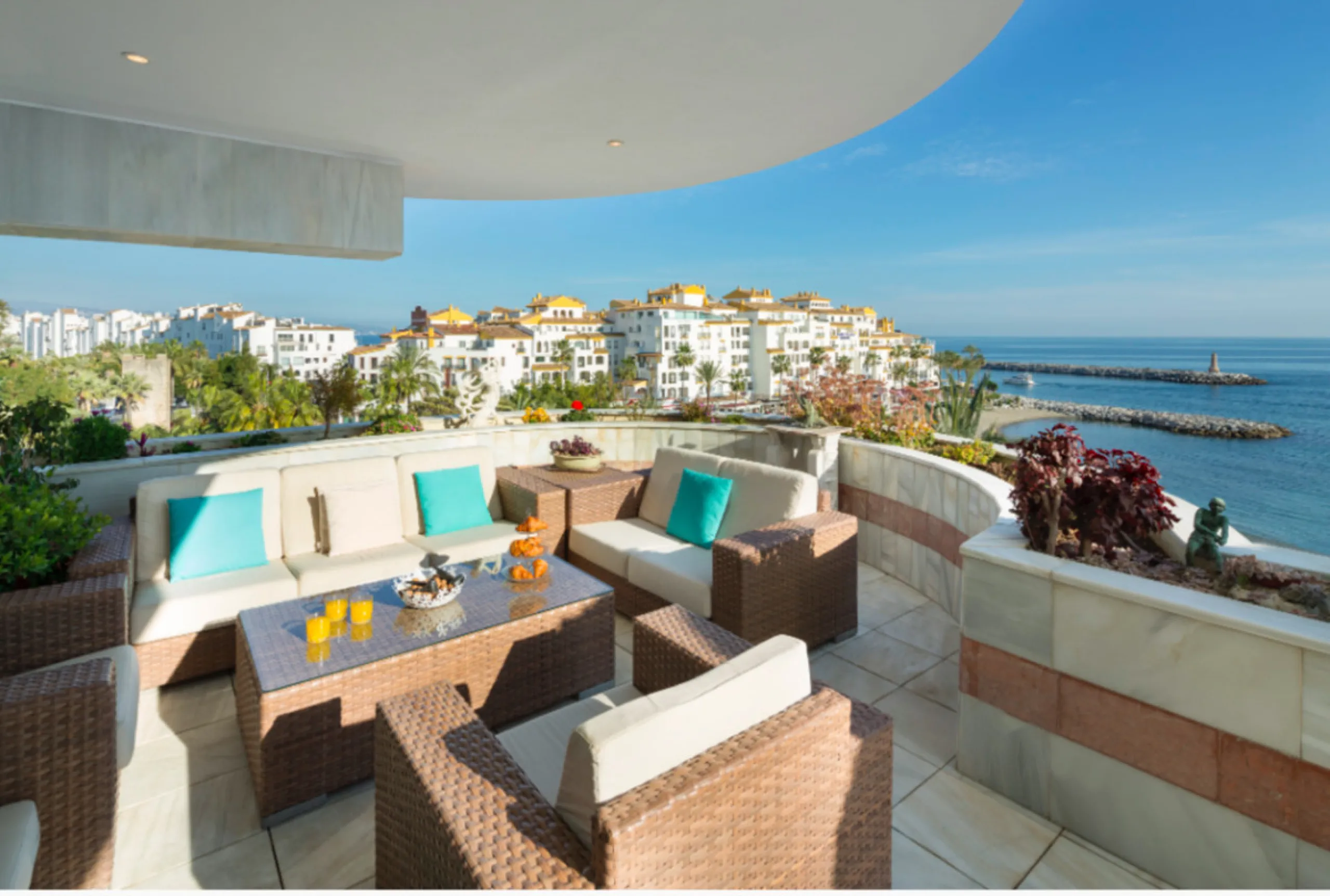 Exklusives Penthouse direkt am Meer in Puerto Banús