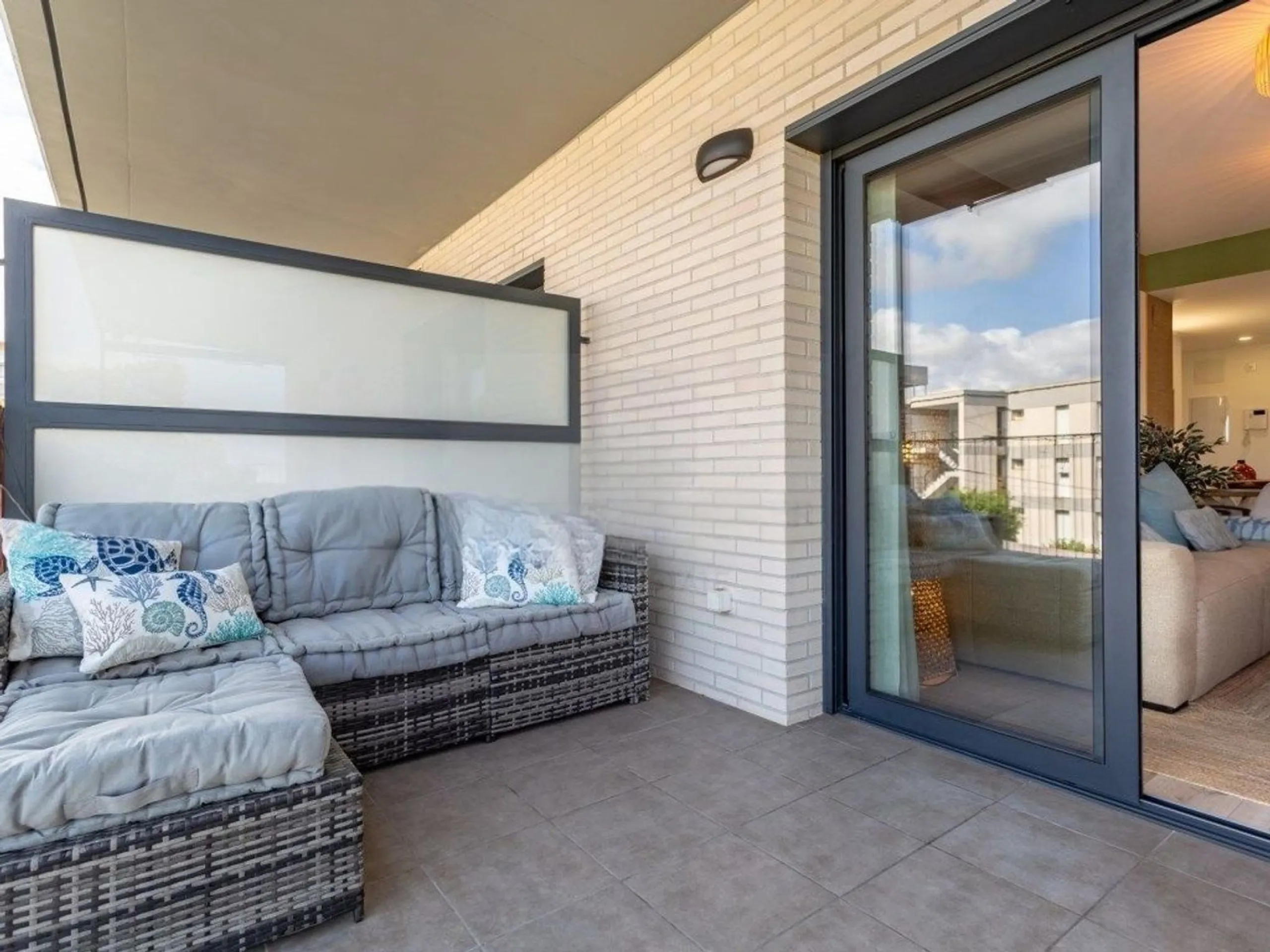 Sea view apartment in Cap Salou with pool and parking, Salou