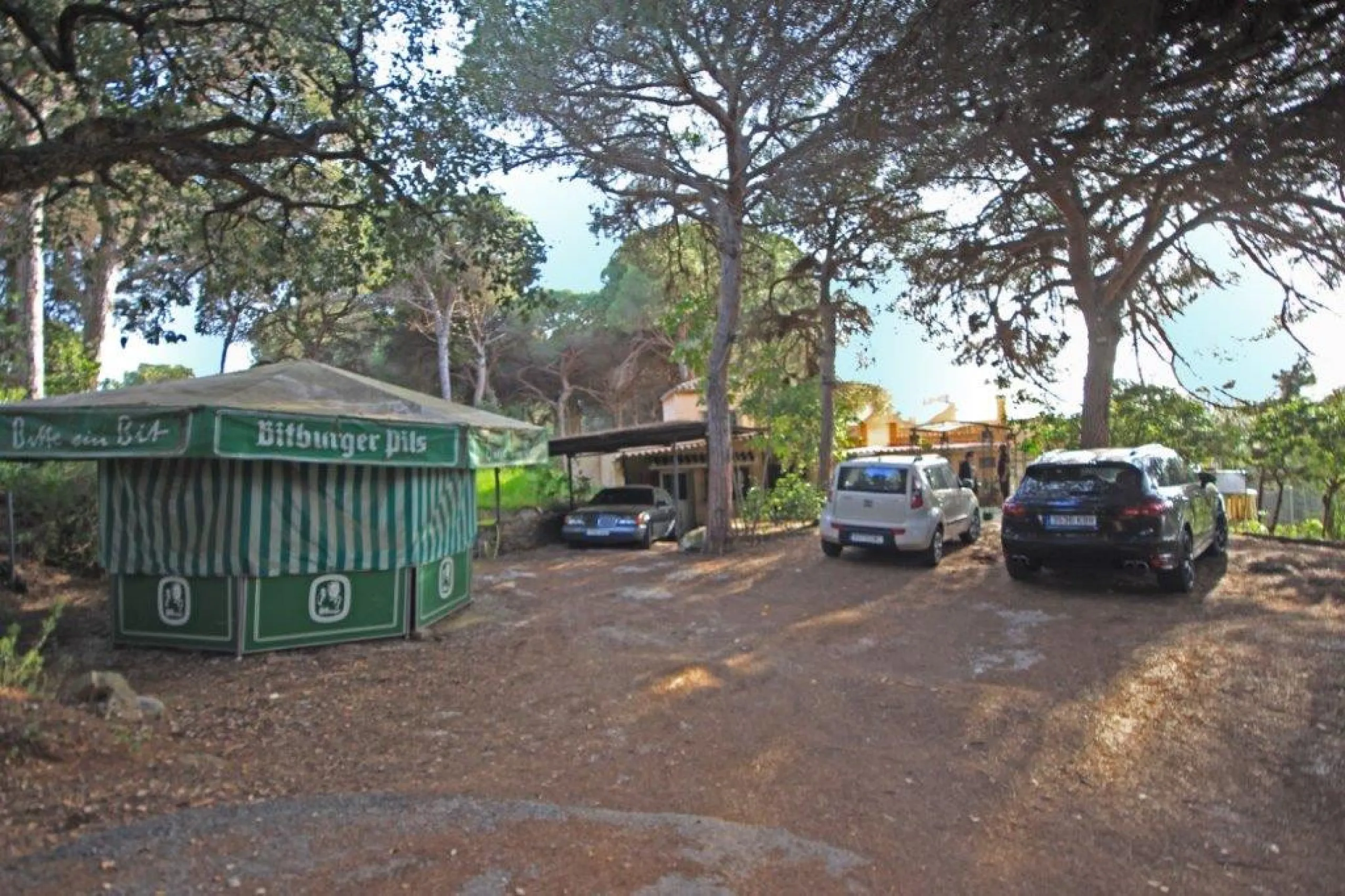 !THE LAST BEACH SIDE PLOTS IN MARBELLA EAST – A RARE INVESTMENT OPPORTUNITY!