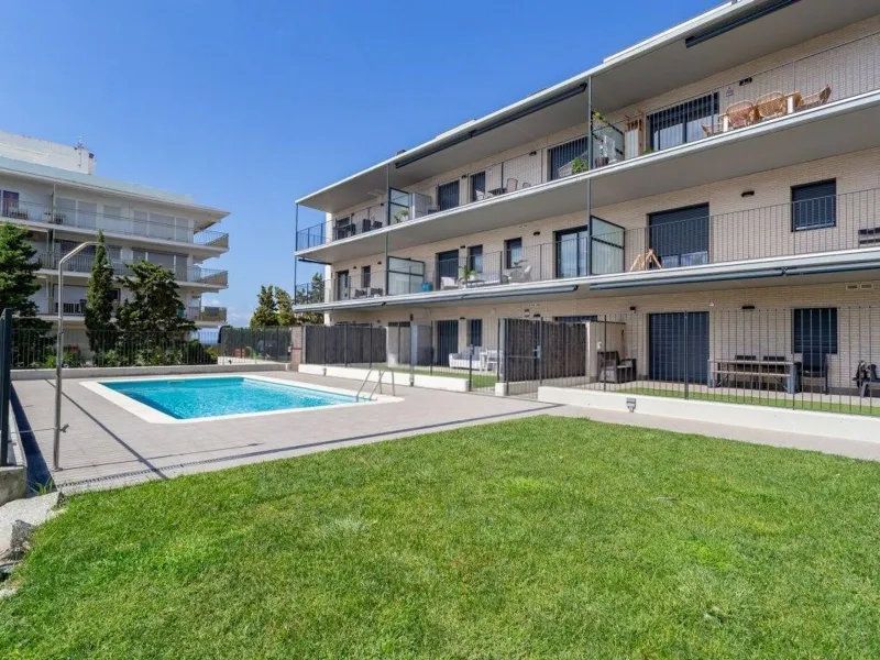 Sea view apartment in Cap Salou with pool and parking, Salou