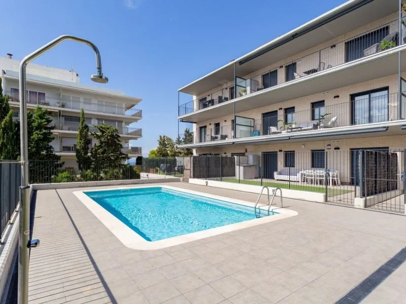 Sea view apartment in Cap Salou with pool and parking, Salou