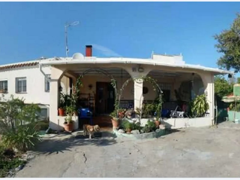 Plot - Land в продаже в Estepona, Málaga. Площадь дома 364 м². Площадь участка 13604 м²
