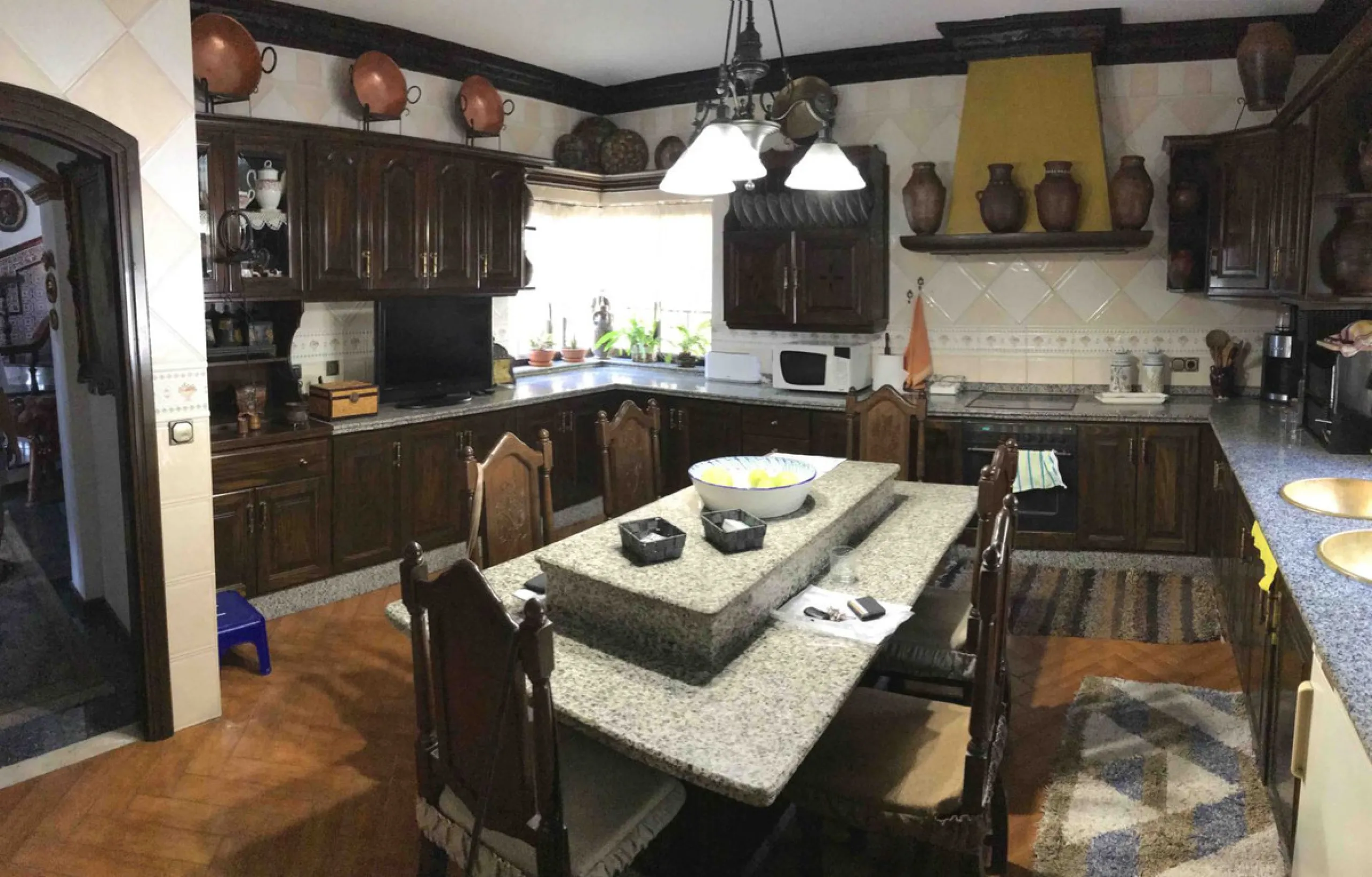 House - Detached Villa в продаже в Mijas, Málaga. В доме 4 спален и 4 ванных комнат. Площадь дома 381 м². Площадь участка 2000 м²