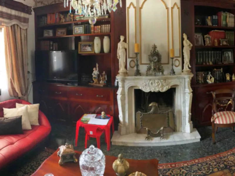 House - Detached Villa в продаже в Mijas, Málaga. В доме 4 спален и 4 ванных комнат. Площадь дома 381 м². Площадь участка 2000 м²