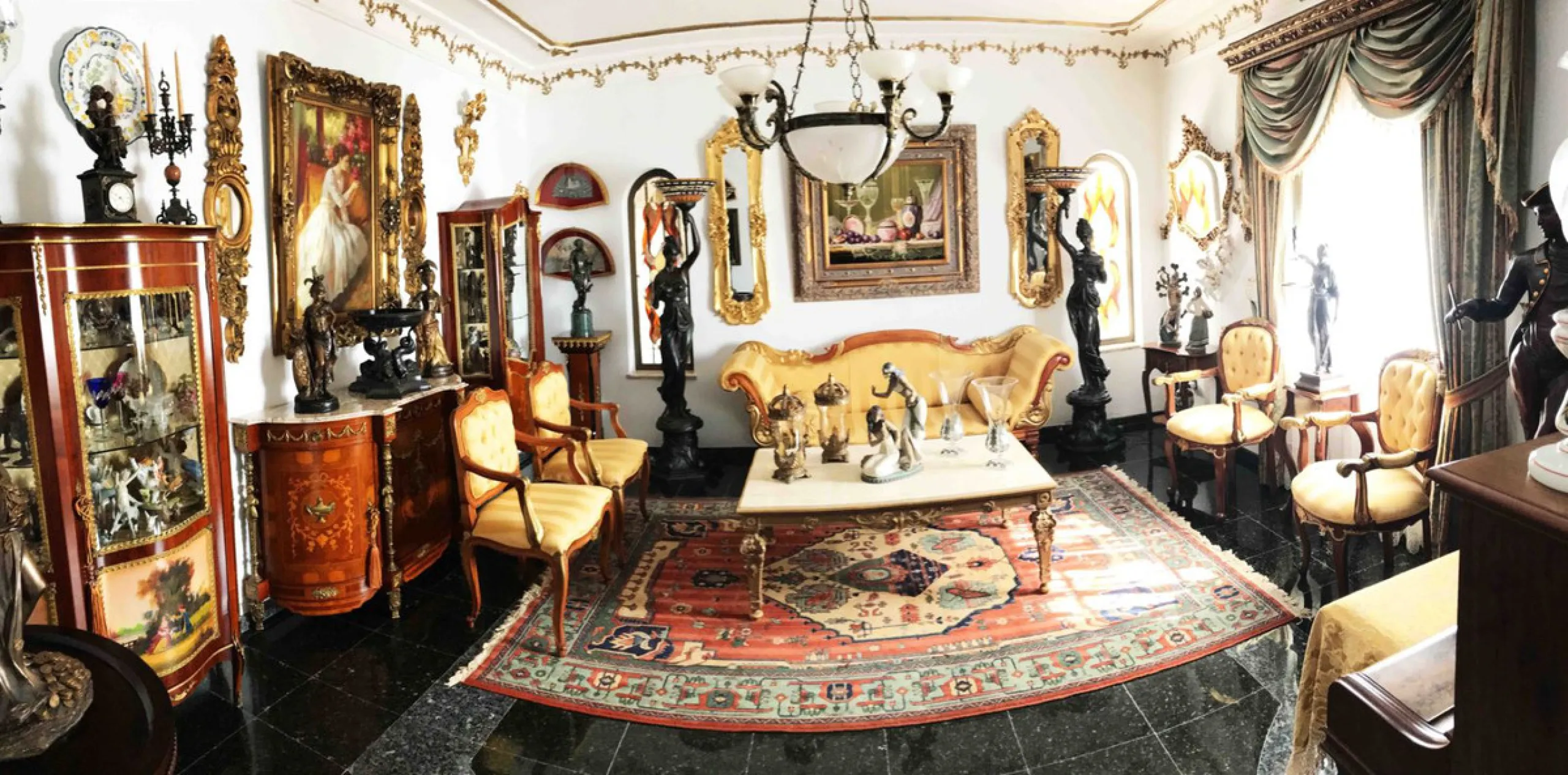 House - Detached Villa в продаже в Mijas, Málaga. В доме 4 спален и 4 ванных комнат. Площадь дома 381 м². Площадь участка 2000 м²