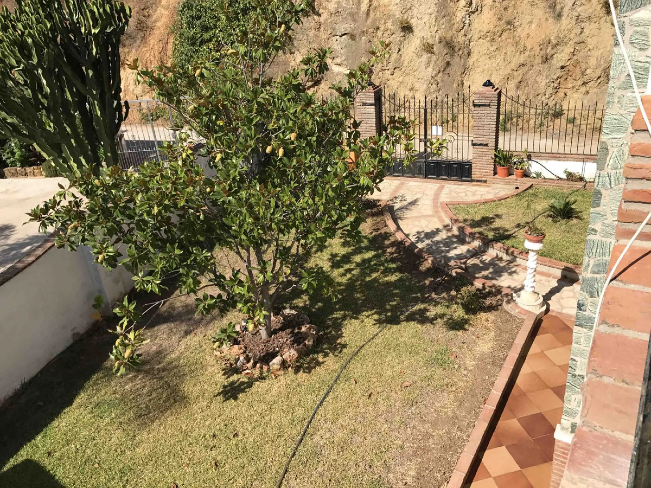 House - Detached Villa в продаже в Mijas, Málaga. В доме 4 спален и 4 ванных комнат. Площадь дома 381 м². Площадь участка 2000 м²