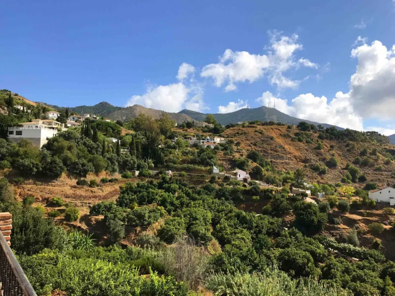 House - Detached Villa в продаже в Mijas, Málaga. В доме 4 спален и 4 ванных комнат. Площадь дома 381 м². Площадь участка 2000 м²