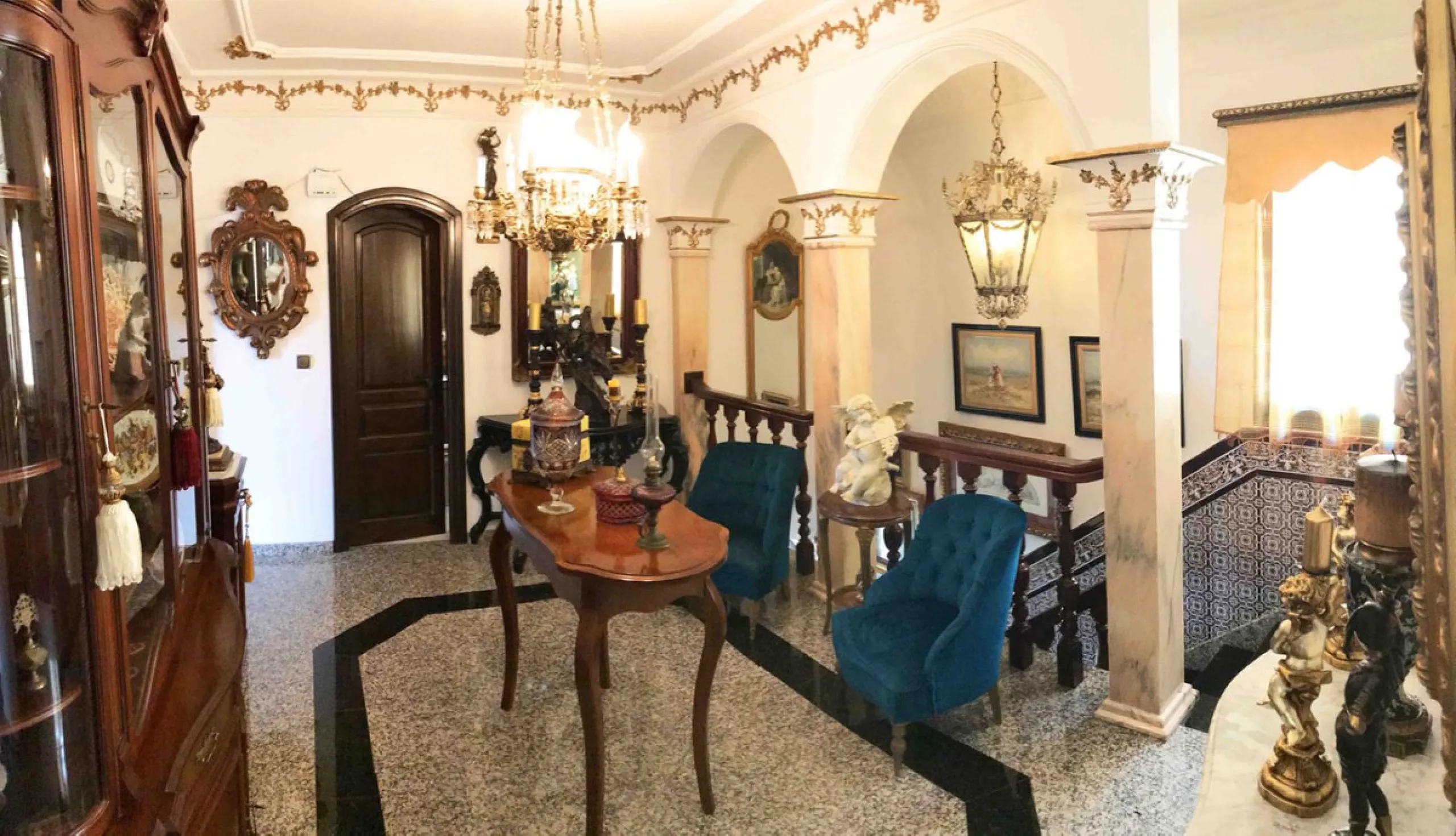 House - Detached Villa в продаже в Mijas, Málaga. В доме 4 спален и 4 ванных комнат. Площадь дома 381 м². Площадь участка 2000 м²