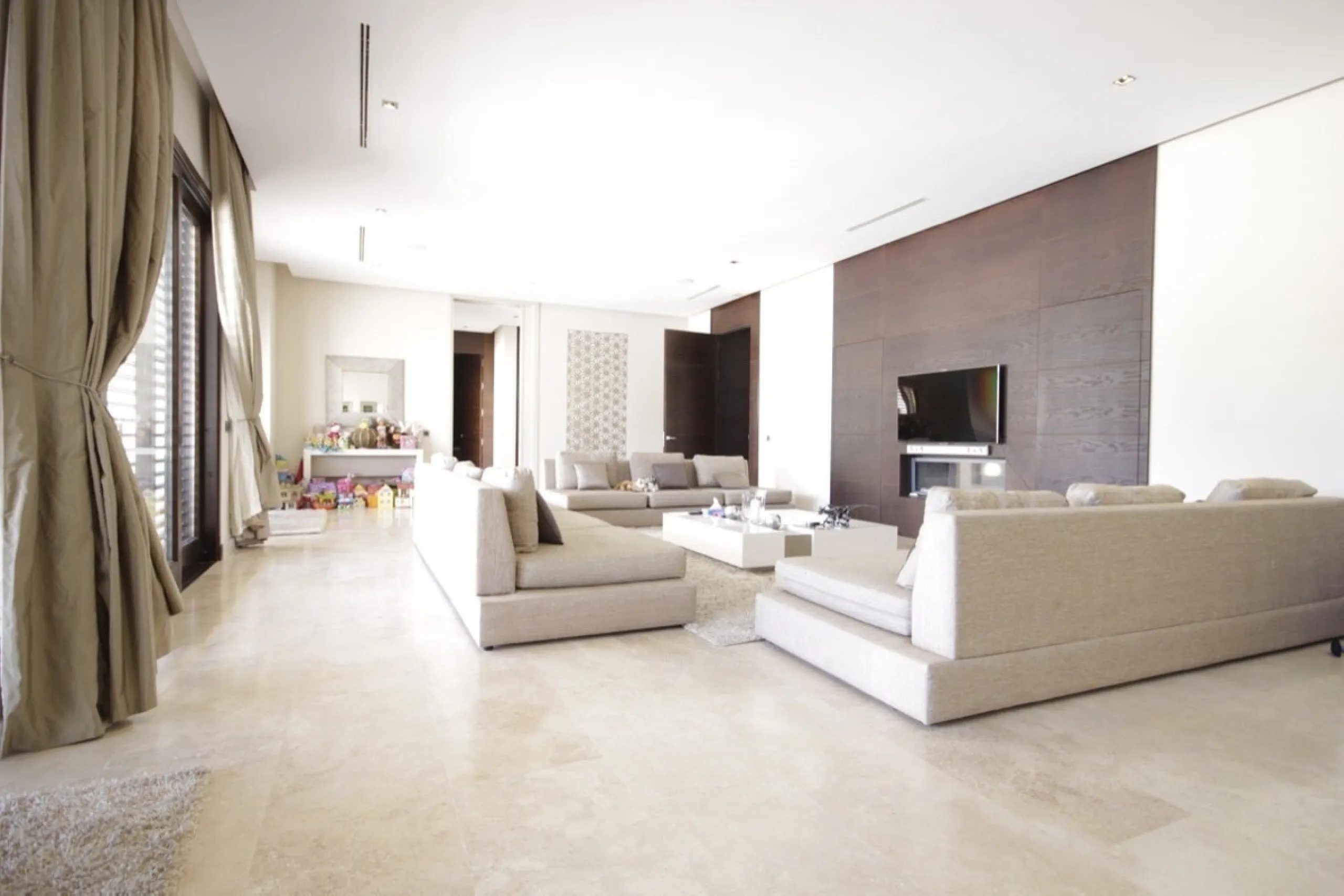 BREATHTAKING VILLA FOR SALE IN GUADALMINA BAJA