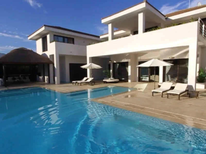 BREATHTAKING VILLA FOR SALE IN GUADALMINA BAJA